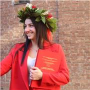 Sono Giulia,laureata in mediazione linguistica e criminologia.Offro lezioni di inglese, spagnolo e aiuto nelle materie umanistiche